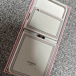 폴더블 스마트폰 케이스 이미지