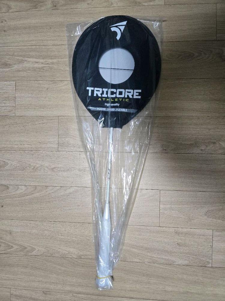 [새상품l택포] 트리코어 벤터스 XP . TRICORE VENTERS XP 배드민턴라켓 판매합니다. 이미지
