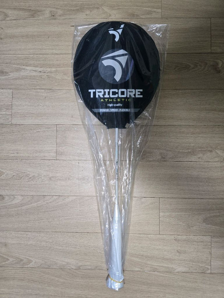 [새상품l택포] 트리코어 벤터스 XP . TRICORE VENTERS XP 배드민턴라켓 판매합니다. 이미지
