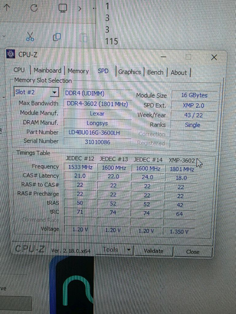 고성능 게이밍 PC 반본체 이미지