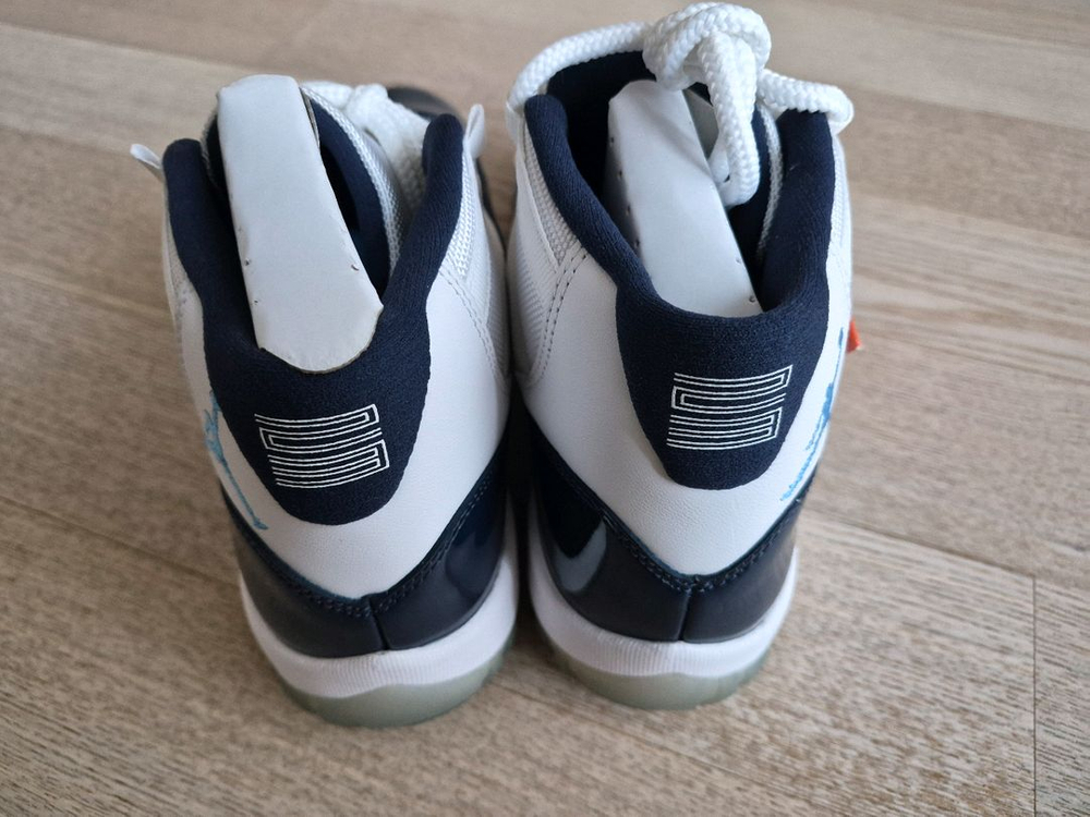 조던11 윈라이크82 270mm 세제품 이미지