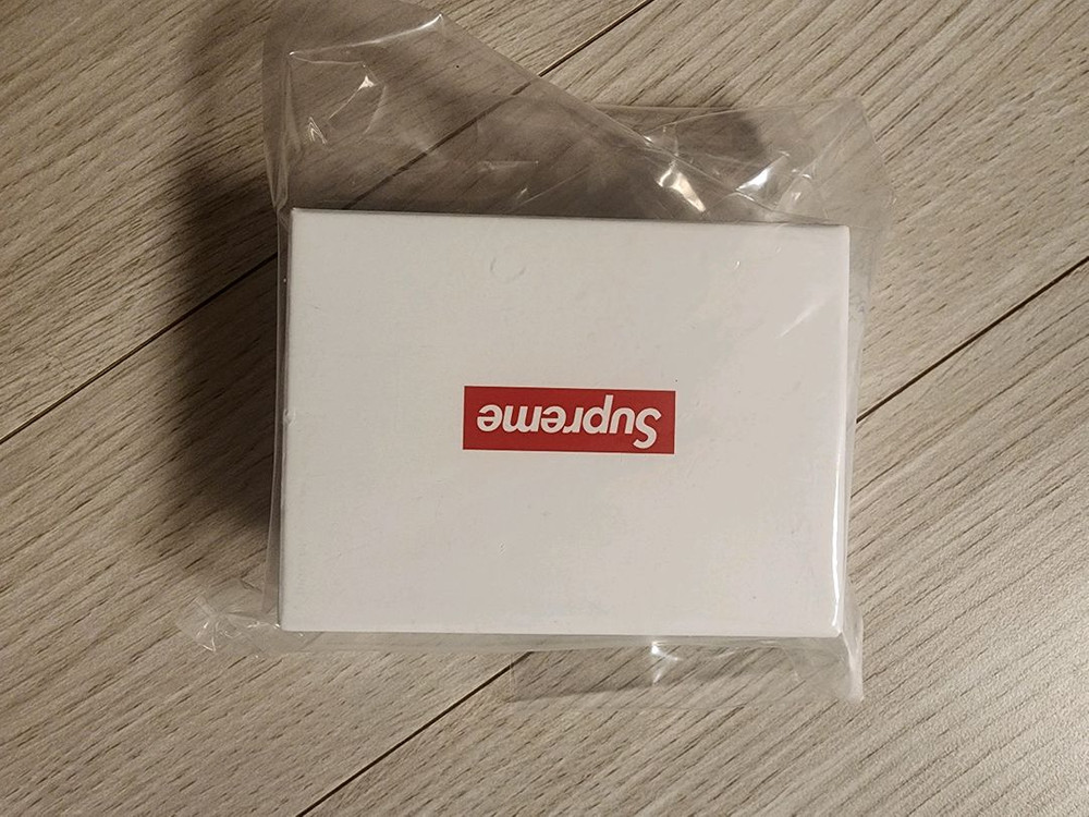 슈프림 디지털카메라 키체인 이미지