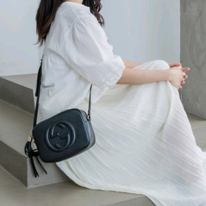 구찌 테슬 크로스백/카메라백/디스코백 정품A급(감정O)프라다루이비통디올고야드샤넬셀린느보테가생로랑발렌시아가버버리가방 이미지