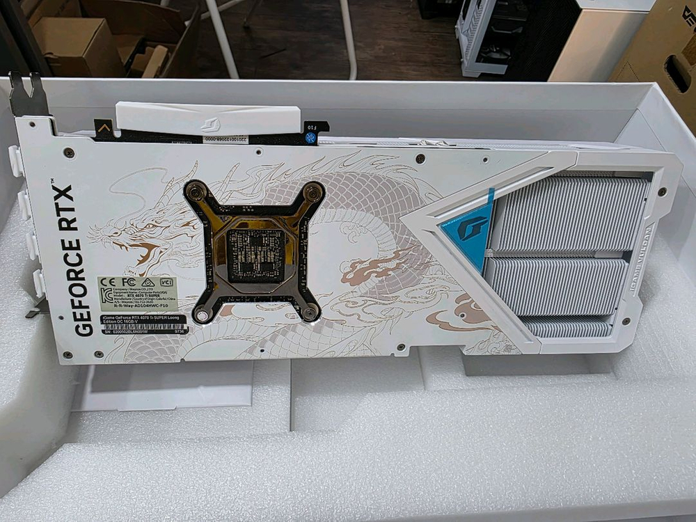 컬러풀 아이게임 4070TI SUPER 용칸 판매 이미지