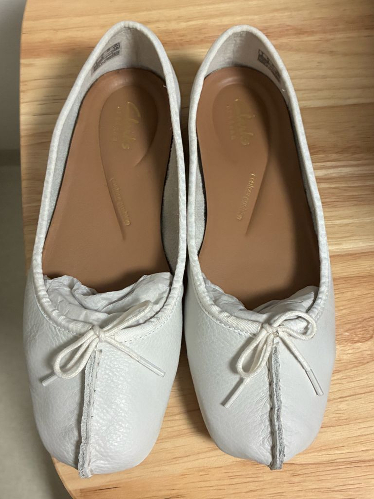 클락스 프레클 아이스 플랫슈즈 발레리나 슈즈(화이트,uk4사이즈) 이미지