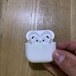 에어팟 4세대 노캔 x 상태Sss 이미지