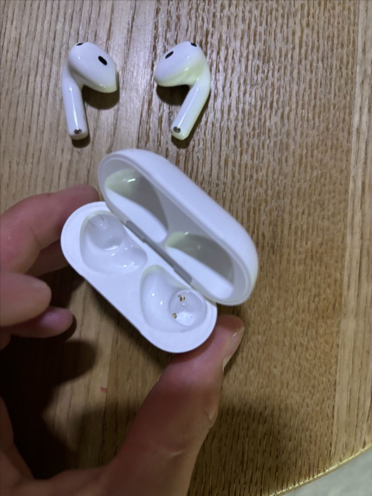 에어팟 4세대 노캔 x 상태Sss 이미지