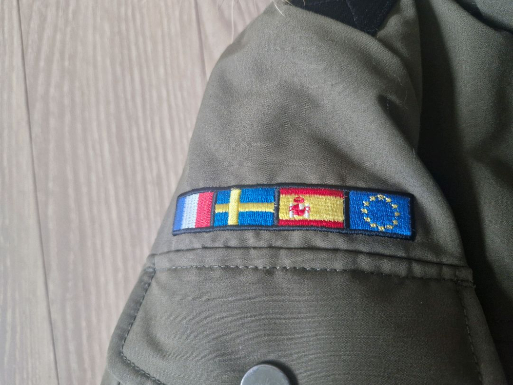 아이더 스투키 다운숏패딩 M사이즈 카키 이미지