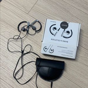 뱅앤올룹슨 A8 오리지널 모델 연예인 이어폰 팝니다. 모니터링 이어폰 이미지