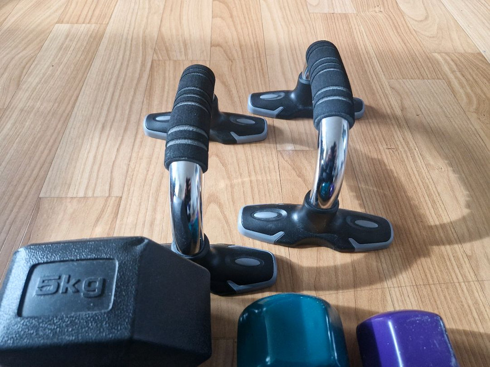 고무 플라스틱 아령 + 푸쉬업바 운동기구 이미지