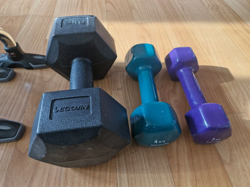 고무 플라스틱 아령 + 푸쉬업바 운동기구 이미지