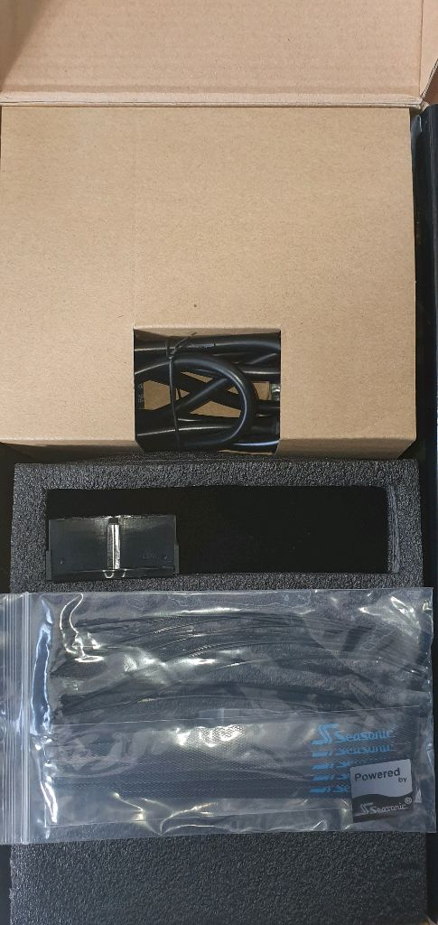 Seasonic Prime GX-1300 풀모듈러 파워 서플라이입니다. 이미지