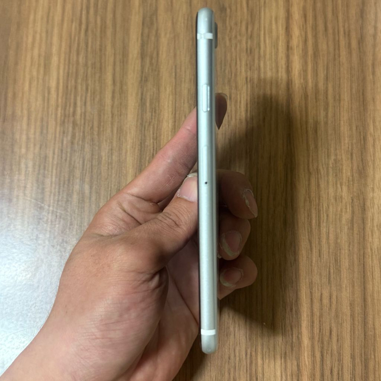 아이폰 SE2 화이트 128GB 이미지