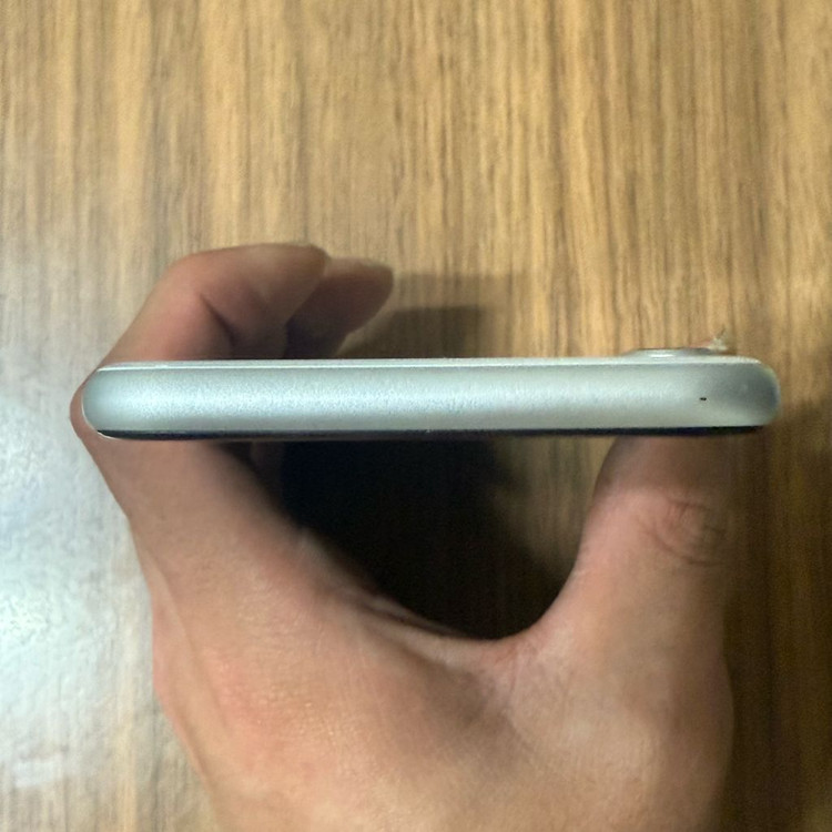 아이폰 SE2 화이트 128GB 이미지