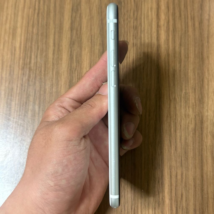 아이폰 SE2 화이트 128GB 이미지