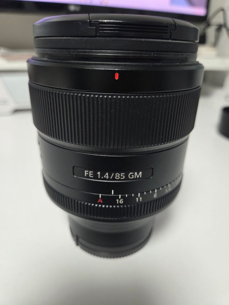 소니 FE85mm F1.4 GM (85.4)(85금) 풀프레임 미러리스 단렌즈 판매합니다 이미지