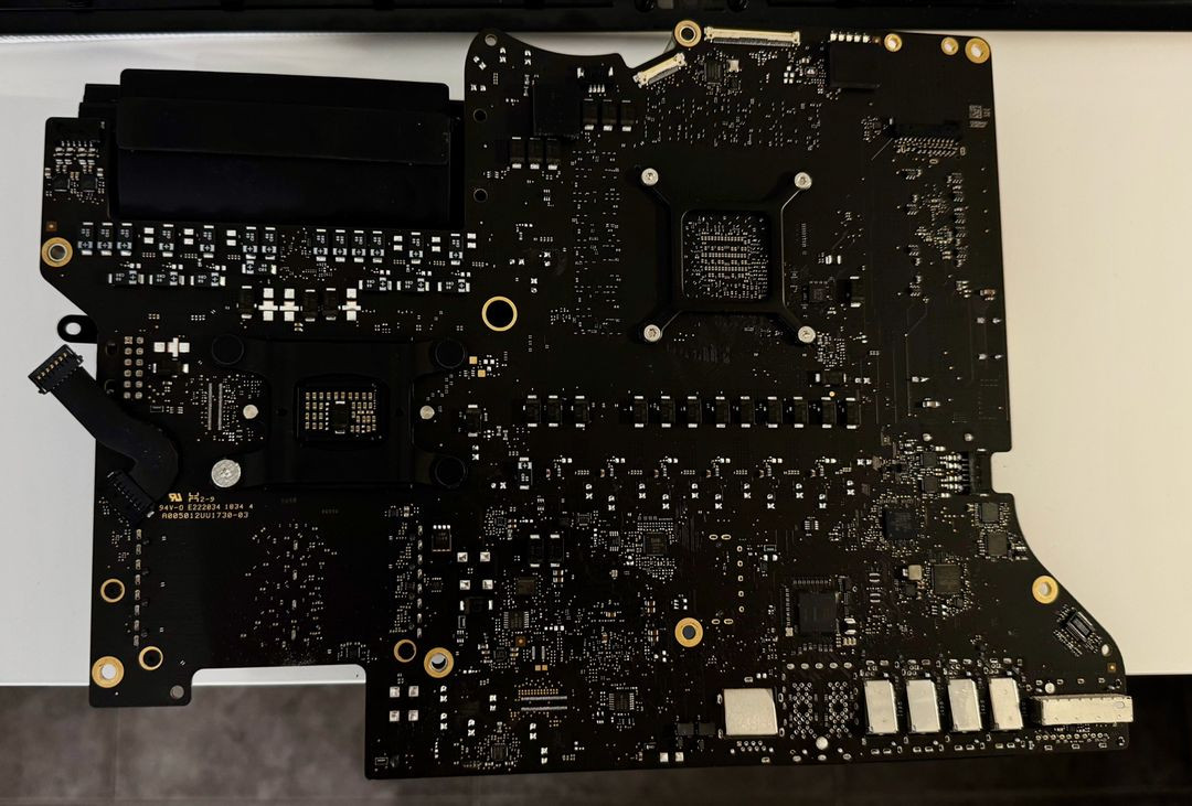 iMac(Retina 5K, 27형, 2017) 추출 로직보드+cpu+gpu 이미지