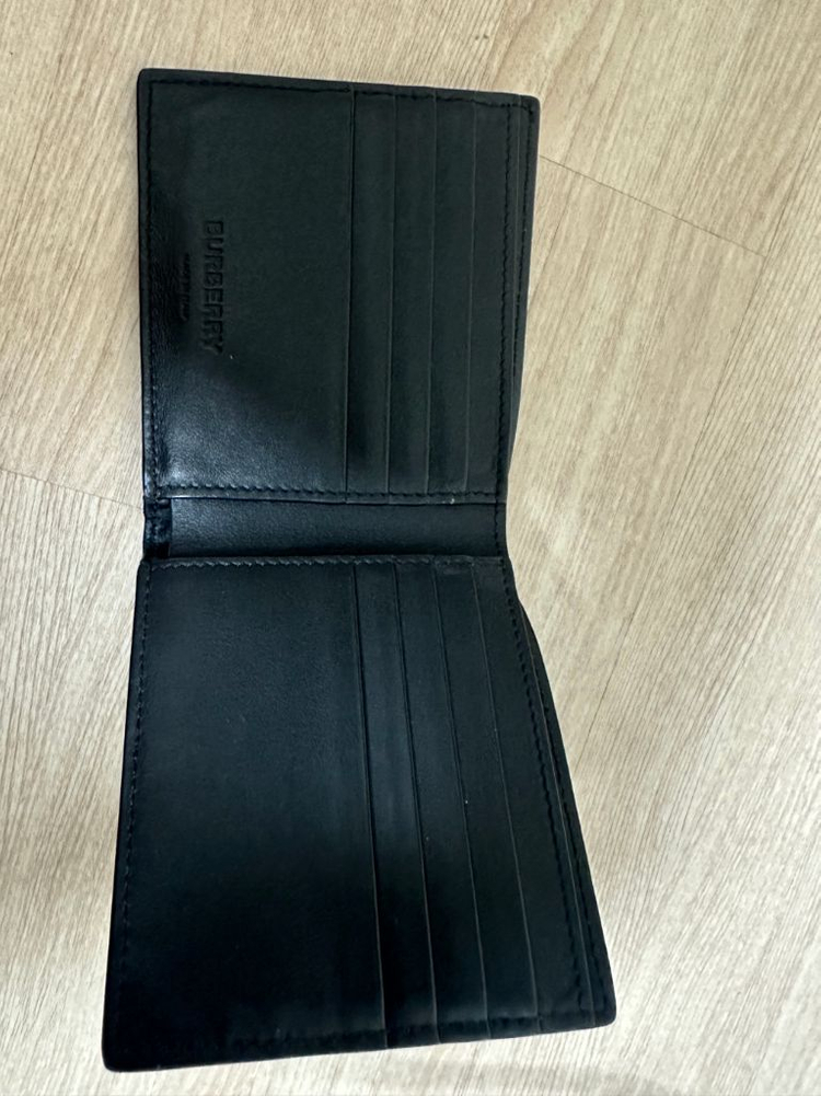 버버리 모노그램 반지갑 레더 블랙 이미지