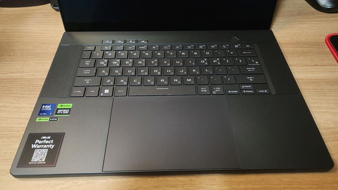 ASUS 2024 제피러스g16 rtx4070 1tb. 32g 울트라 코어9 노트북 팝니다. 이미지