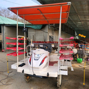 신품급 얀마 이앙기 8조 VP80DX판매 합니다 이미지