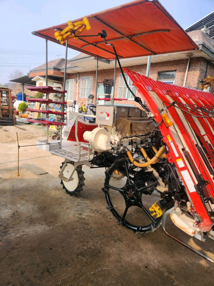 신품급 얀마 이앙기 8조 VP80DX판매 합니다 이미지