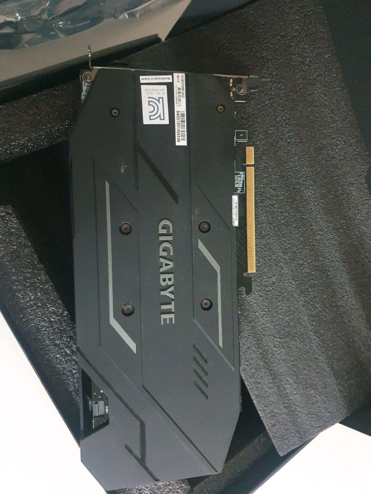 기가바이트 RTX 2070 이미지