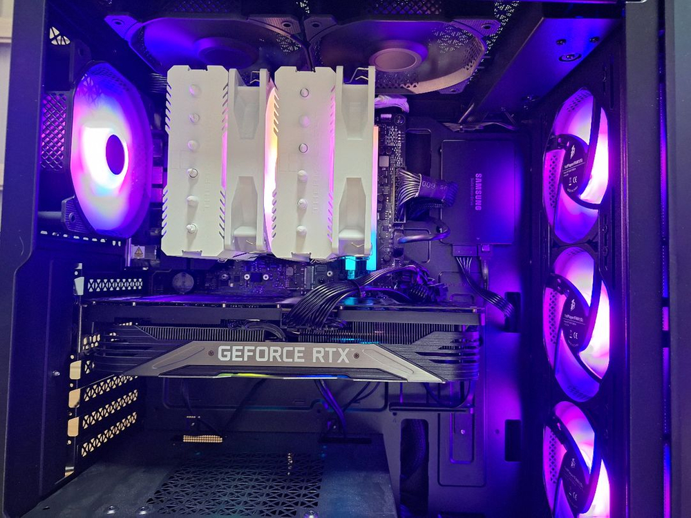 게이밍 컴퓨터 PC 본체 Ryzen 7600 RTX 3070 Ti 배그 아이온 로아 발로란트 오버워치 데스크탑 이미지