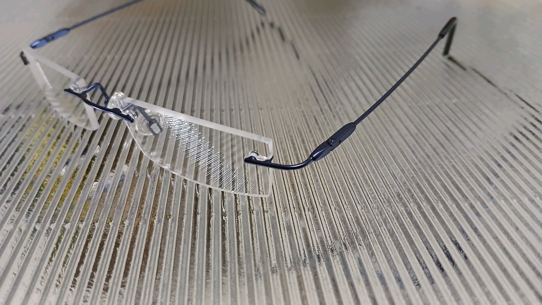 실루엣 안경테 이미지