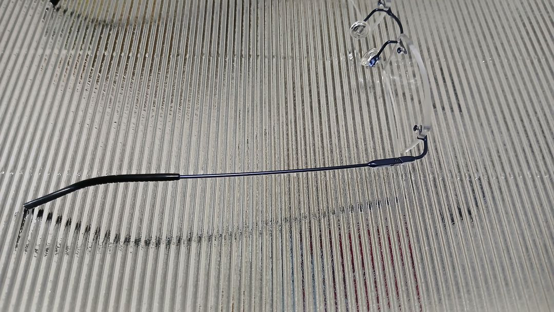 실루엣 안경테 이미지