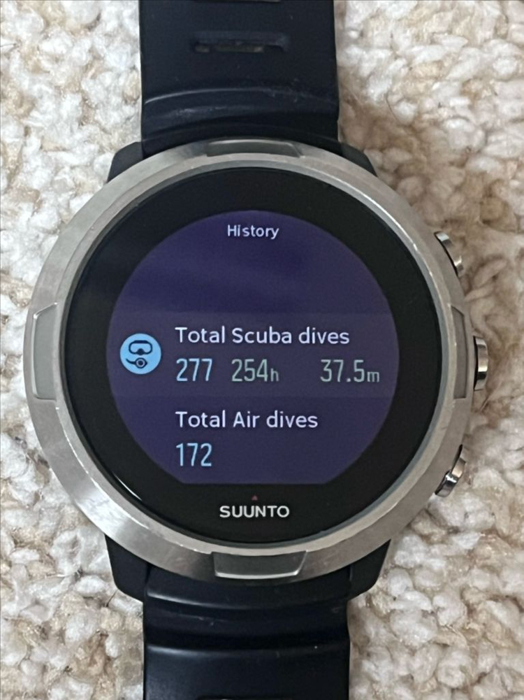 순토 D5 다이빙 컴퓨터 이미지