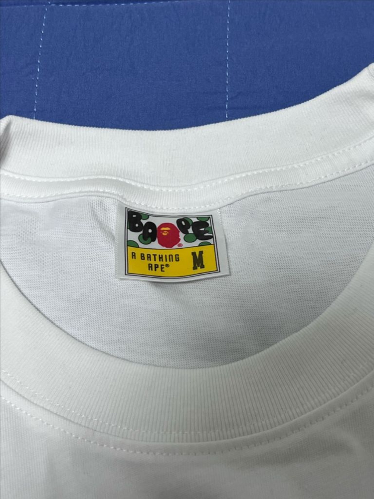 새상품 베이프 반팔티 이미지