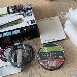 삼성전자 Super-WriteMaster SE-T084P 외장형 DVD 멀티 레코더입니다. 외장 DVD롬 이미지