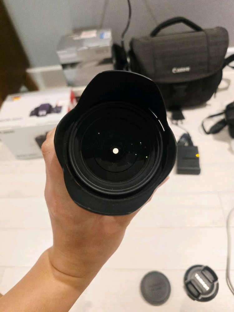 캐논 800d + 시그마 18-35 + 탐론 13-300 판매합니다. 이미지