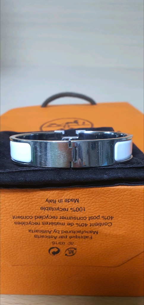 에르메스 클릭아슈pm 팔찌 정품A급(감정O)구찌프라다루이비통디올고야드샤넬셀린느보테가생로랑발렌시아가버버리반클리프가방 이미지