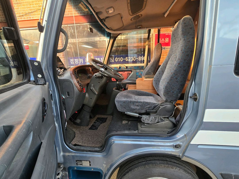 1종보통 운전가능 카운티캠핑카 이미지