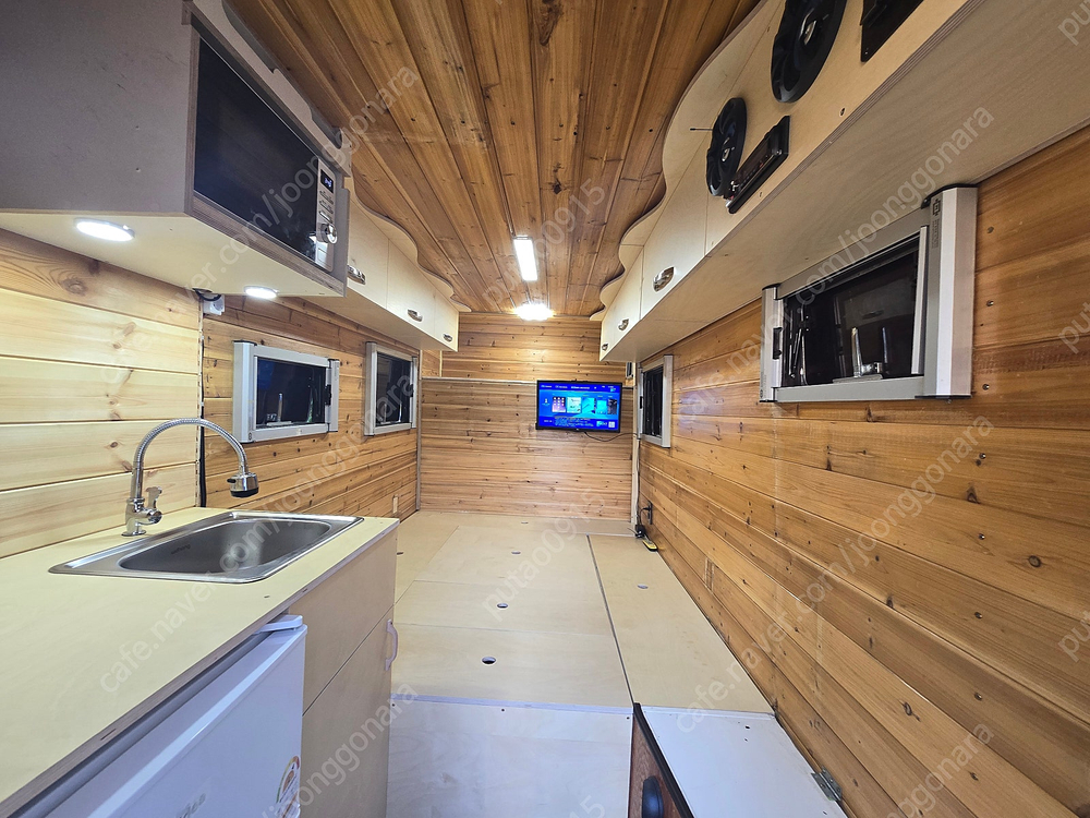 1톤트럭 캠퍼 캠핑카 이미지