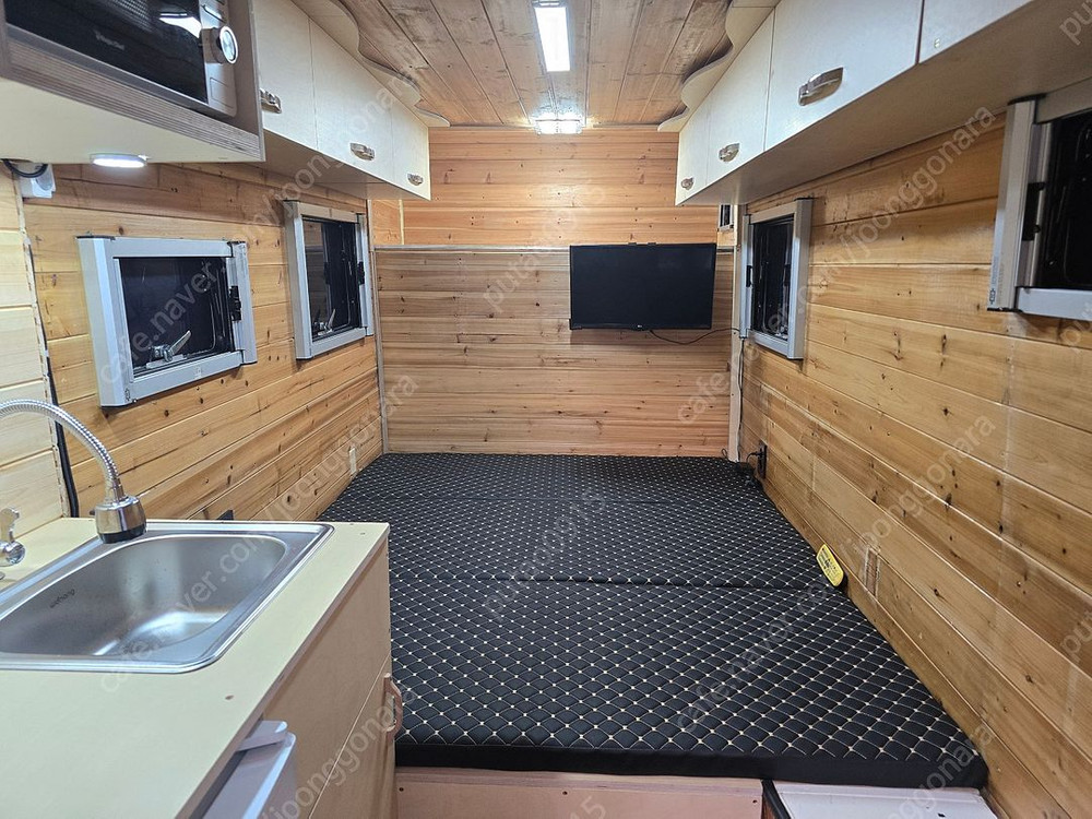 1톤트럭 캠퍼 캠핑카 이미지