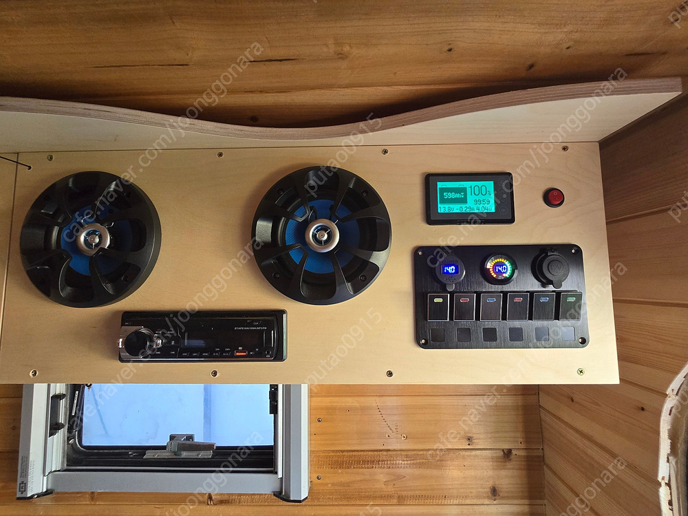 1톤트럭 캠퍼 캠핑카 이미지