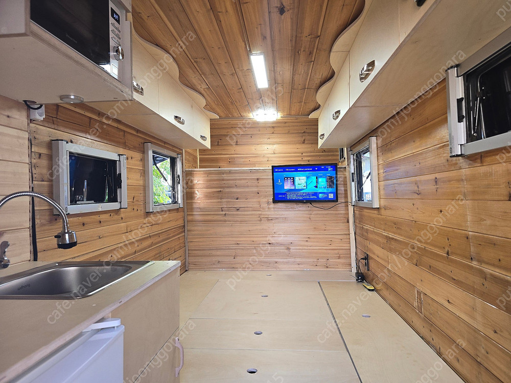 1톤트럭 캠퍼 캠핑카 이미지