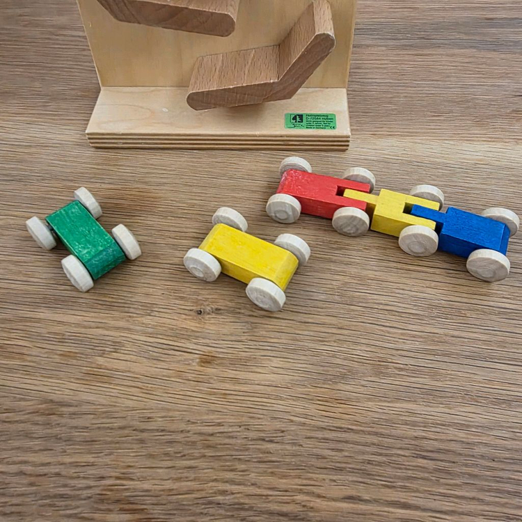 슈필구트 원목 자동차 트랙 이미지