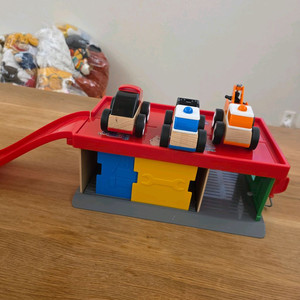 이케아 릴라보 차고 자동차 장난감 이미지