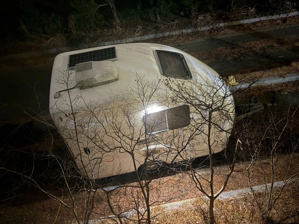 [캠핑카] 윙암, 루키 3.5 카라반 (from 이탈리아), 2016년 이미지