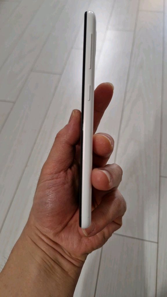 갤럭시 a10e 카카오리틀프렌즈폰4 세트 팝니다. 이미지