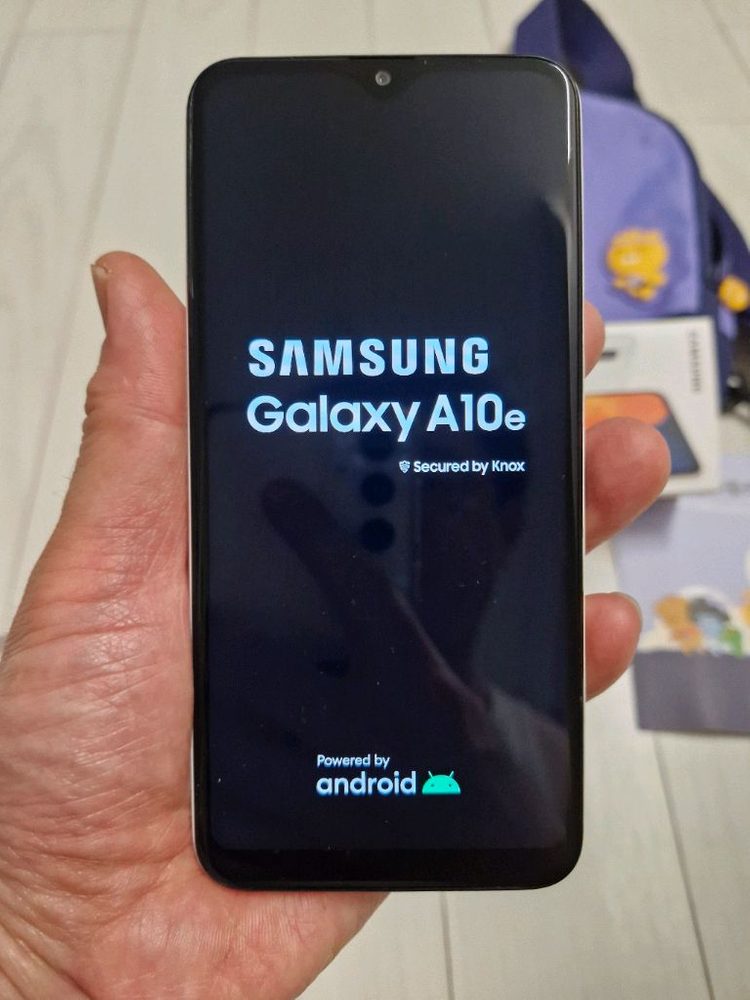 갤럭시 a10e 카카오리틀프렌즈폰4 세트 팝니다. 이미지