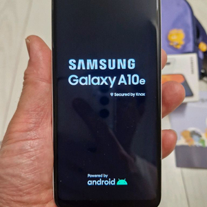 갤럭시 a10e 카카오리틀프렌즈폰4 세트 팝니다. 이미지