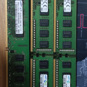 DDR3 4GB 메모리 4개 + DDR2 2GB 메모리 1개 이미지
