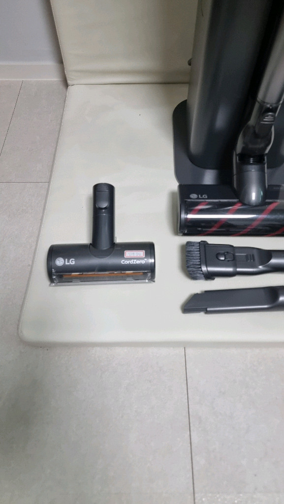 LG 코드제로 무선청소기 풀세트 판매합니다. 이미지
