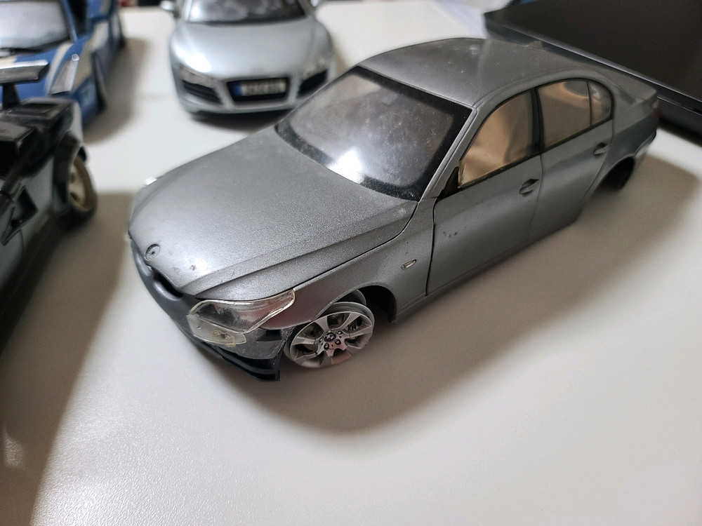 1:18 다이캐스트 하자품 판매 이미지