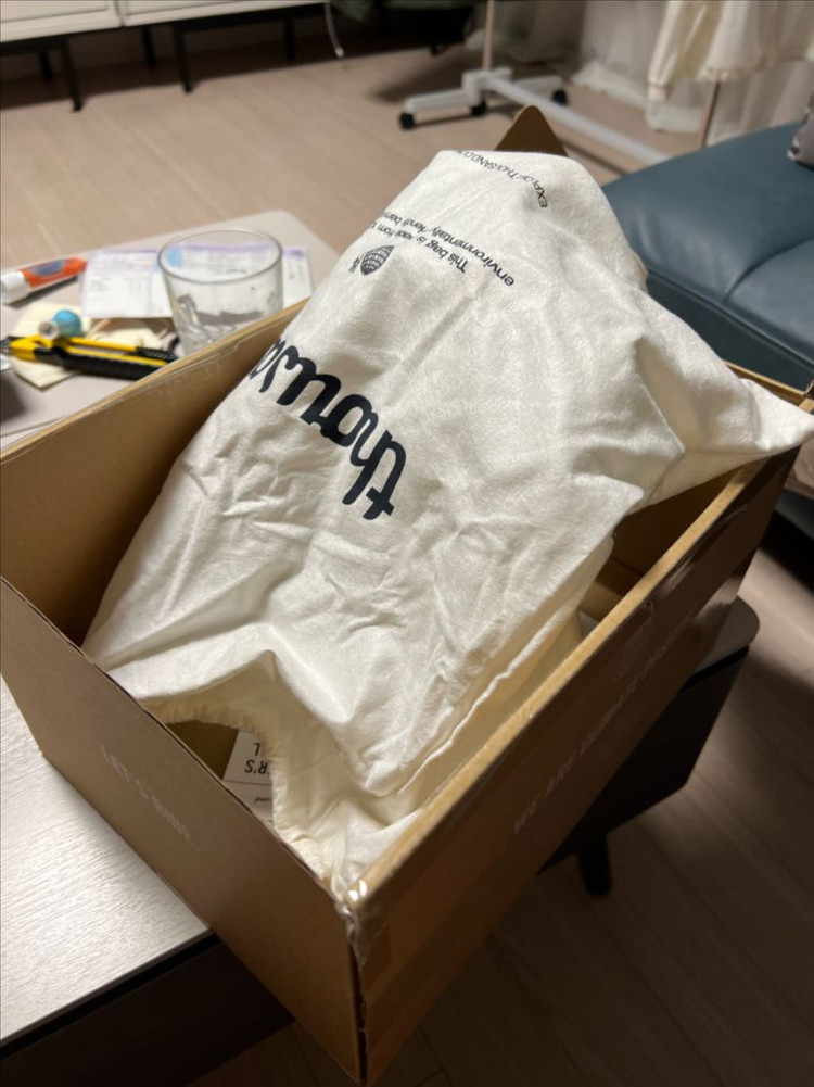 따우전드 스피드웨이 크림 M 사이즈 헬멧 팝니다 이미지