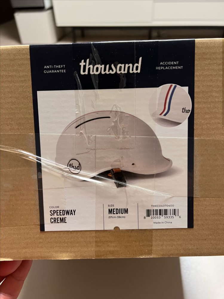 따우전드 스피드웨이 크림 M 사이즈 헬멧 팝니다 이미지